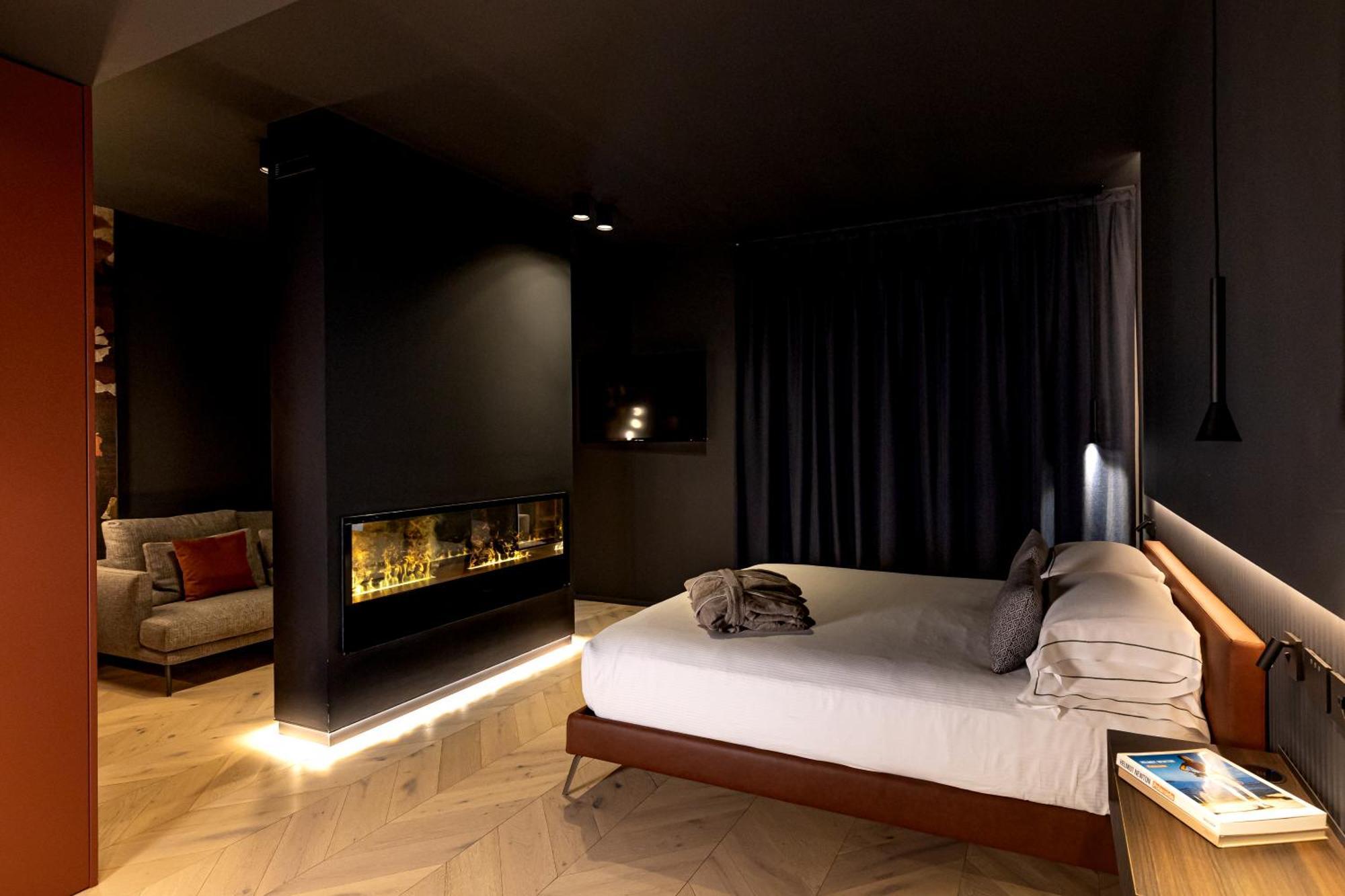 Phi Hotel Piajo Nembro Luaran gambar